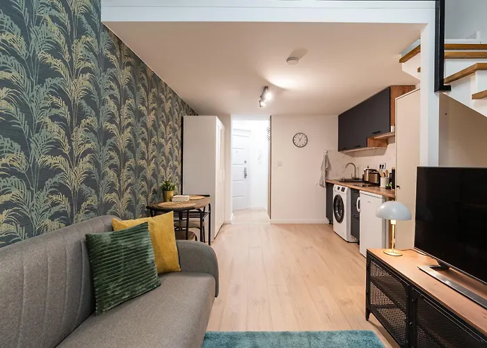 Apple Tree * Budapest